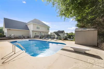 2604 Ironwood Drive, Hickory, NC 28602 - Photo 2