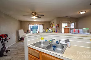 9709 Campus Walk Ln, Charlotte, NC 28262 - Photo 12