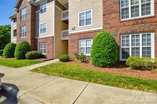 9709 Campus Walk Ln, Charlotte, NC 28262 - Photo 2