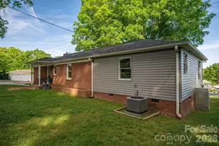 704 Dogwood Ave, Lincolnton, NC 28092 - Photo 32