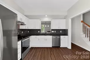 105 N Willow Ct, Mount Holly, NC 28120 - Photo 6
