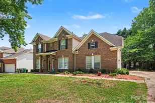 3422 Pasture View Ct, Charlotte, NC 28269 - Photo 2