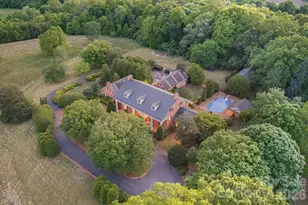 1486 Knolls Dr, Newton, NC 28658 - Photo 8