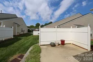 5714 Bradford Lake Ln, Charlotte, NC 28269 - Photo 24