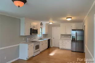 1130 Cheddington Dr, Charlotte, NC 28211 - Photo 4
