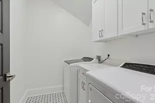 1764 Dunkirk Dr, Charlotte, NC 28203 - Photo 18