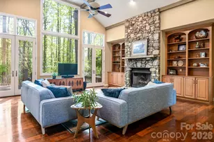 109 Little Cherokee Ridge, Hendersonville, NC 28739 - Photo 2