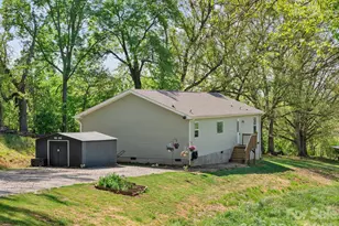 191 Posey Griffin Dr, Mars Hill, NC 28754 - Photo 2