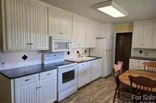 620 McDowell Dr, Chester, SC 29706 - Photo 8