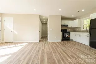 213 Washington St, Wingate, NC 28174 - Photo 6