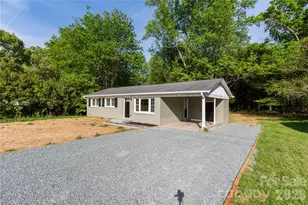 213 Washington St, Wingate, NC 28174 - Photo 2