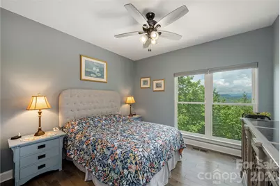 467 Crystal Heights Drive, Hendersonville, NC 28379 - Photo 32