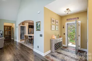 467 Crystal Heights Dr, Hendersonville, NC 28379 - Photo 4