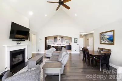 467 Crystal Heights Drive, Hendersonville, NC 28379 - Photo 18