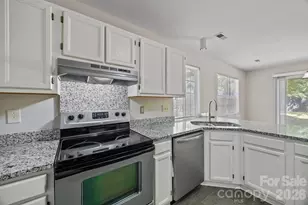 9336 Amy Dr, Charlotte, NC 28213 - Photo 6