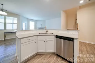 527 Common Raven Ct, Fort Mill, SC 29715 - Photo 6