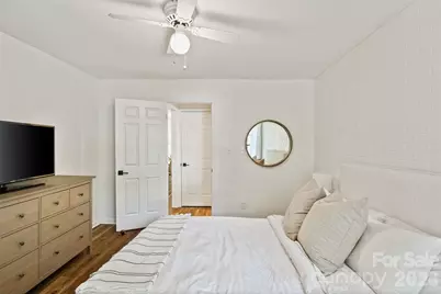 3302 Selwyn Farms Lane #7, Charlotte, NC 28209 - Photo 4