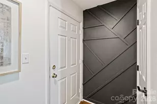 3302 Selwyn Farms Ln, Charlotte, NC 28209 - Photo 2