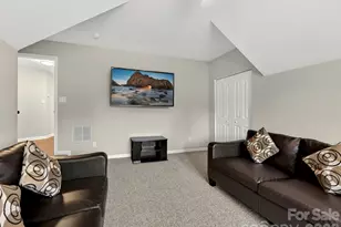 17234 Cambridge Woods Ct, Charlotte, NC 28277 - Photo 24
