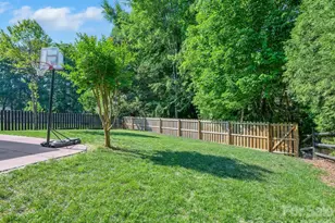 17234 Cambridge Woods Ct, Charlotte, NC 28277 - Photo 4