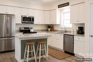 784 Bearwallow Mountain Rd, Hendersonville, NC 28792 - Photo 8