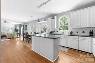 8812 Kingston Forest Dr, Charlotte, NC 28277 - Photo 12