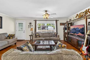 607 Wren Rd, Gastonia, NC 28056 - Photo 4