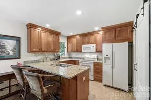 3509 Mountain Top Way, Hendersonville, NC 28739 - Photo 4