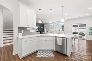12111 Bishop Castle Dr, Charlotte, NC 28273 - Photo 32