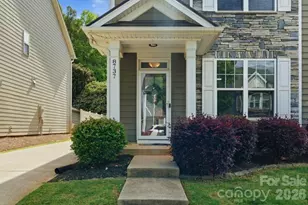 8737 Aspinwall Dr, Charlotte, NC 28216 - Photo 2