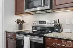 8737 Aspinwall Dr, Charlotte, NC 28216 - Photo 10