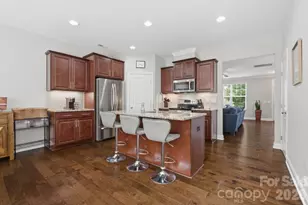8737 Aspinwall Dr, Charlotte, NC 28216 - Photo 2