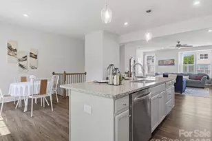 2527 Grantham Place Dr, Fort Mill, SC 29715 - Photo 10