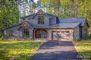 92 Crystal Heights Dr, Hendersonville, NC 28739 - Photo 1