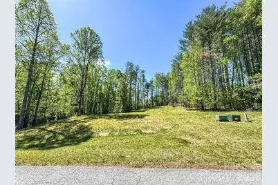 92 Crystal Heights Drive, Hendersonville, NC 28739 - Photo 2