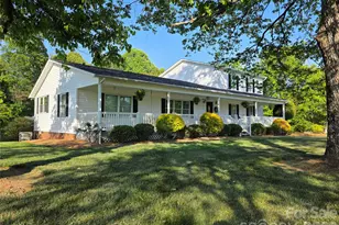 6560 Sherrills Ford Rd, Catawba, NC 28609 - Photo 2