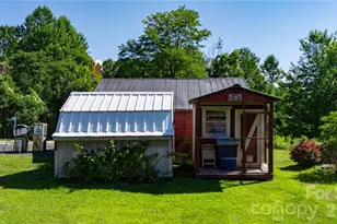 560 Russ Norris Heaton Rd, Elk Park, NC 28622 - Photo 32
