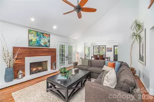 196 Rockhold Dr, Asheville, NC 28804 - Photo 4