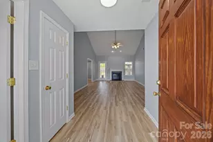 417 Deerfield Dr, Mount Holly, NC 28120 - Photo 4