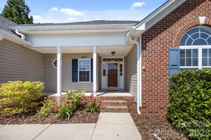 417 Deerfield Dr, Mount Holly, NC 28120 - Photo 2