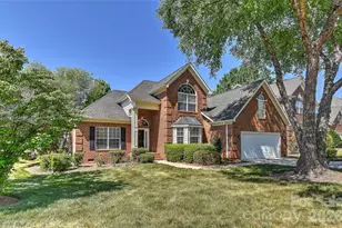 7203 Rea Croft Dr, Charlotte, NC 28226 - Photo 2