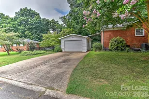420 Seneca Pl, Charlotte, NC 28210 - Photo 32