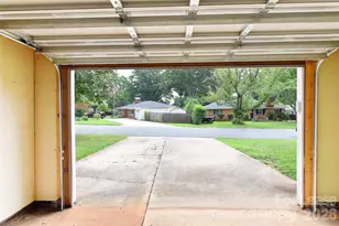 420 Seneca Pl, Charlotte, NC 28210 - Photo 34