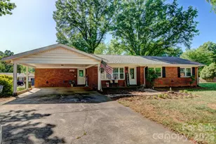 113 Delview Dr, Cherryville, NC 28021 - Photo 2
