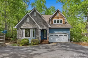 17 Bohemian Ln, Asheville, NC 28805 - Photo 2