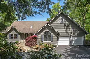 126 Stonebridge Dr, Hendersonville, NC 28739 - Photo 2