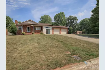 1005 Forest Park Drive, Statesville, NC 28677 - Photo 2