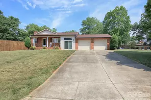 1005 Forest Park Dr, Statesville, NC 28677 - Photo 4