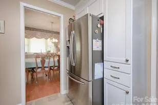 1005 Forest Park Dr, Statesville, NC 28677 - Photo 14