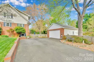 1745 Wensley Dr, Charlotte, NC 28210 - Photo 2
